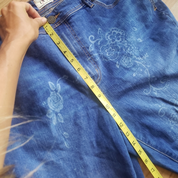 DC JEANS with floral design - Size 16 - Picture 6 of 7